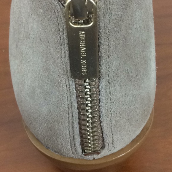 Michael Kors Rickie suede booties. NWT - Picture 4 of 6